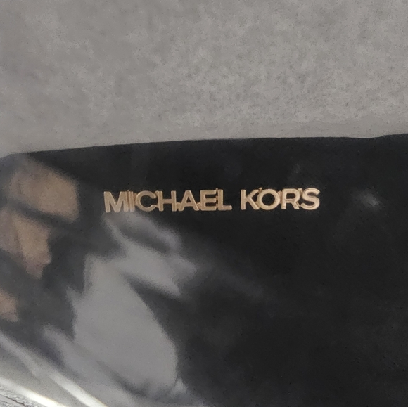 Michael Kors Multifunction Tote and Jet Set Credit Card Holder - Picture 3 of 6